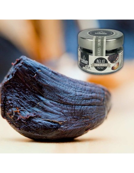 Spicchi di aglio nero pronti all’uso